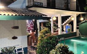 Peacock'S Paradise Safari Hostel